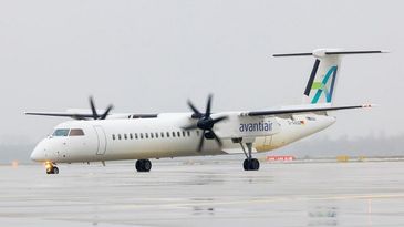 Avanti Air Q400 1.jpg